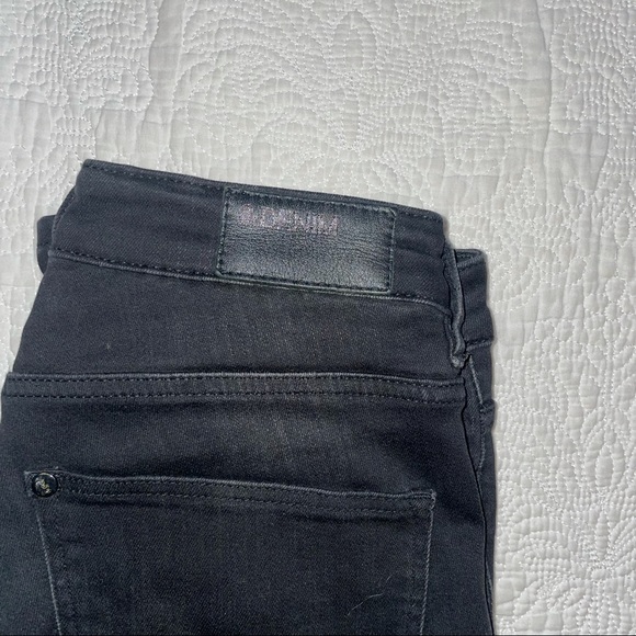 Black hm high rise distressed skinny jeans - Picture 3 of 3